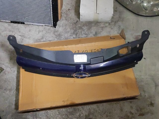 bontott OPEL ASTRA H Hűtőrács