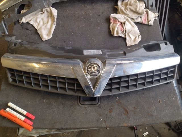 bontott OPEL ASTRA H Hűtőrács