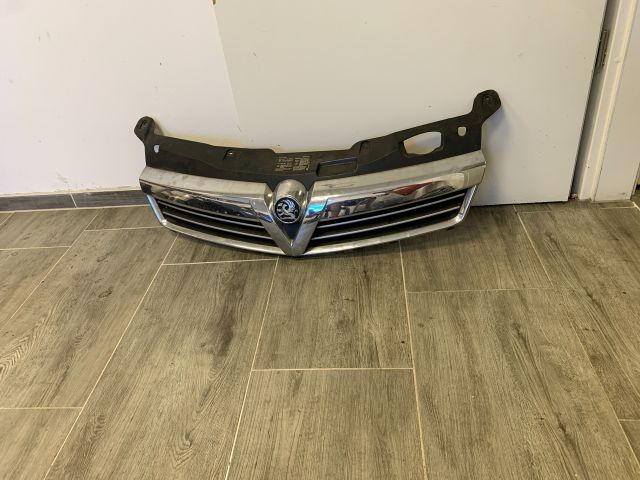 bontott OPEL ASTRA H Hűtőrács