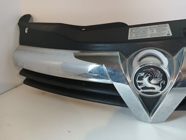 bontott OPEL ASTRA H Hűtőrács