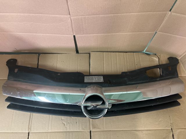 bontott OPEL ASTRA H Hűtőrács