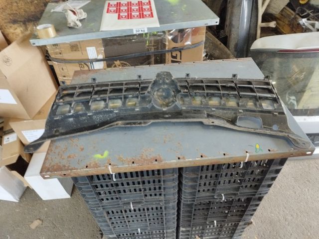 bontott OPEL ASTRA H Hűtőrács