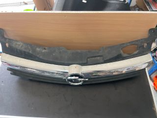bontott OPEL ASTRA H Hűtőrács