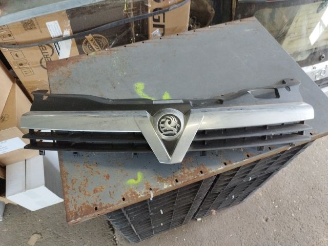 bontott OPEL ASTRA H Hűtőrács