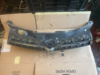 bontott OPEL ASTRA H Hűtőrács