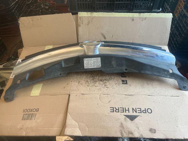 bontott OPEL ASTRA H Hűtőrács