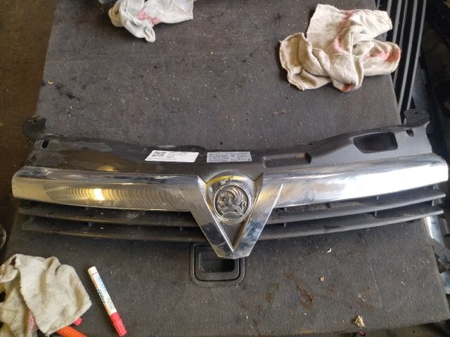 bontott OPEL ASTRA H Hűtőrács