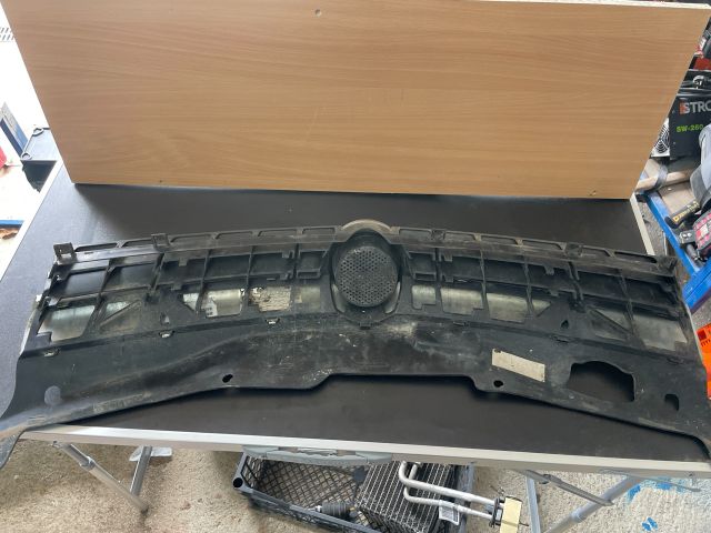 bontott OPEL ASTRA H Hűtőrács