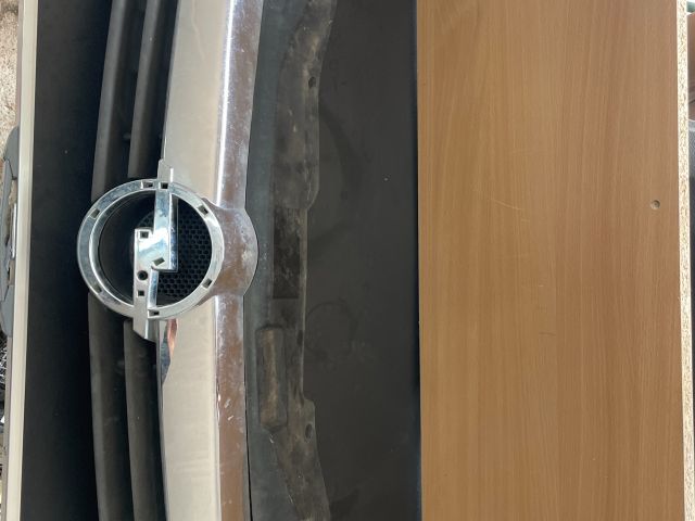 bontott OPEL ASTRA H Hűtőrács
