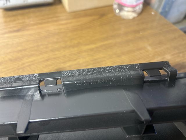 bontott OPEL ASTRA H Hűtőrács