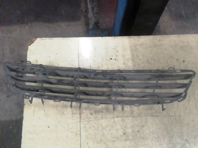 bontott OPEL ASTRA H Hűtőrács