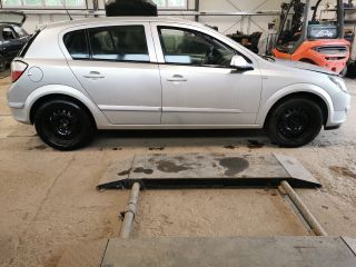 bontott OPEL ASTRA H Jobb B Oszlop Burkolat