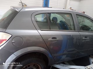 bontott OPEL ASTRA H Jobb B Oszlop