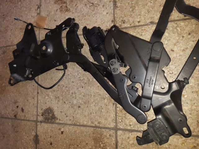 bontott OPEL ASTRA H Jobb Cabrio Tetőmozgató Zsanér