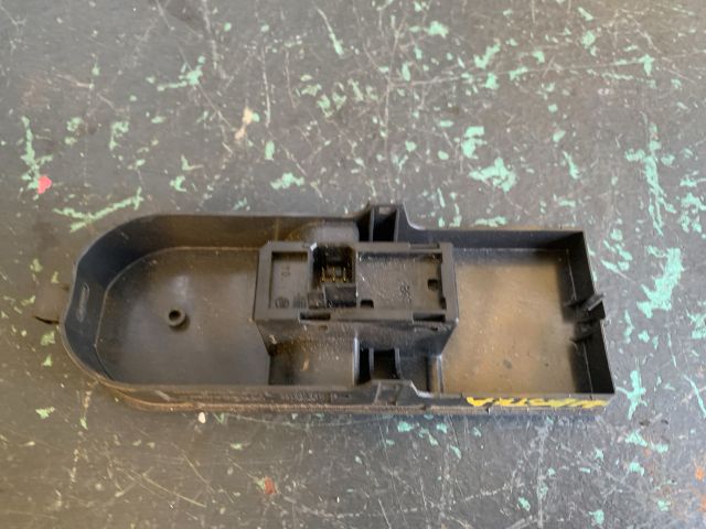 bontott OPEL ASTRA H Jobb első Ablakemelő Kapcsoló