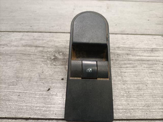 bontott OPEL ASTRA H Jobb első Ablakemelő Kapcsoló