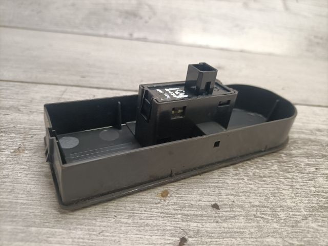 bontott OPEL ASTRA H Jobb első Ablakemelő Kapcsoló