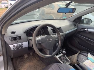 bontott OPEL ASTRA H Jobb első Ajtó Kárpit