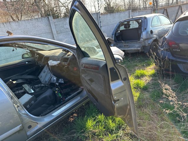 bontott OPEL ASTRA H Jobb első Ajtó (Részeivel)