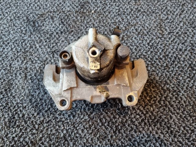 bontott OPEL ASTRA H Jobb első Féknyereg Munkahengerrel