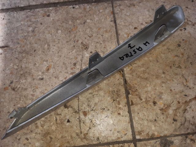 bontott OPEL ASTRA H Jobb első Lökhárító Díszléc