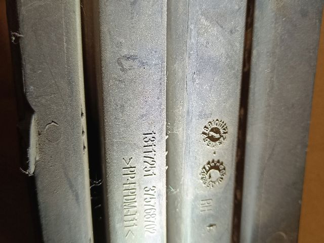 bontott OPEL ASTRA H Jobb első Lökhárító Vakborítás