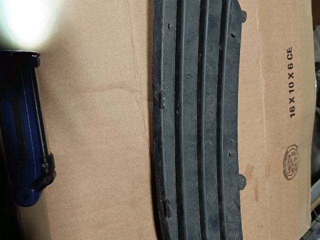 bontott OPEL ASTRA H Jobb első Lökhárító Vakborítás