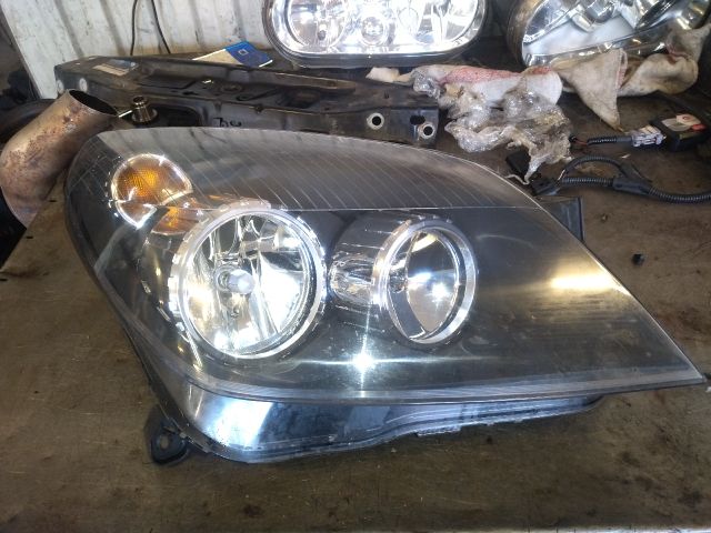 bontott OPEL ASTRA H Jobb Fényszóró