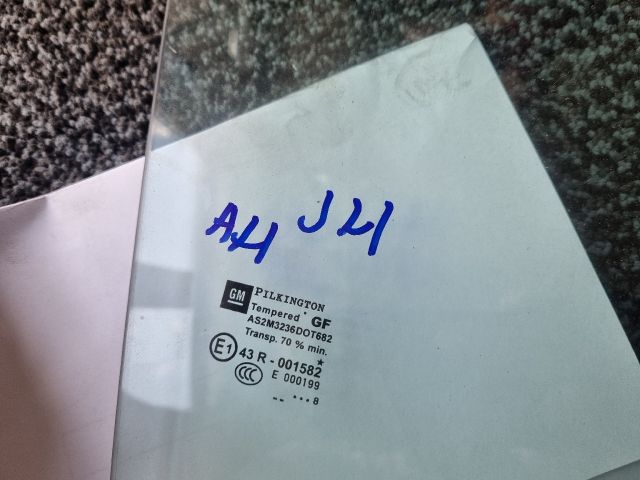 bontott OPEL ASTRA H Jobb hátsó Ablak