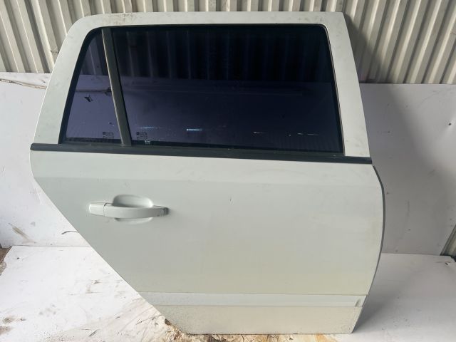 bontott OPEL ASTRA H Jobb hátsó Ajtó (Részeivel)