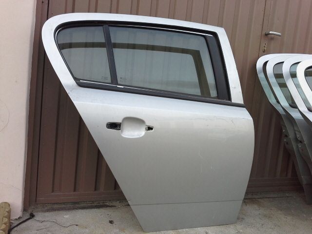 bontott OPEL ASTRA H Jobb hátsó Ajtó (Üres lemez)