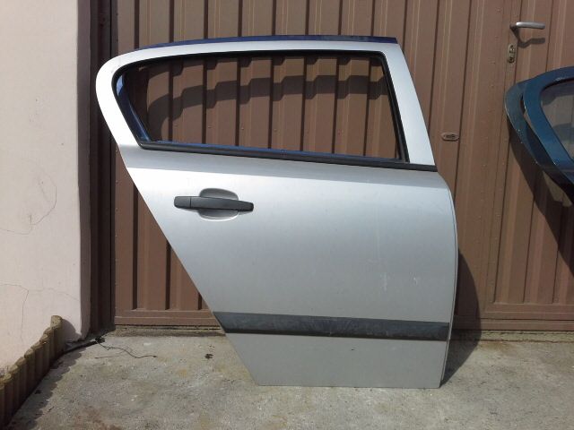 bontott OPEL ASTRA H Jobb hátsó Ajtó (Üres lemez)