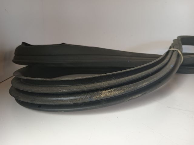 bontott OPEL ASTRA H Jobb hátsó Gumikéder