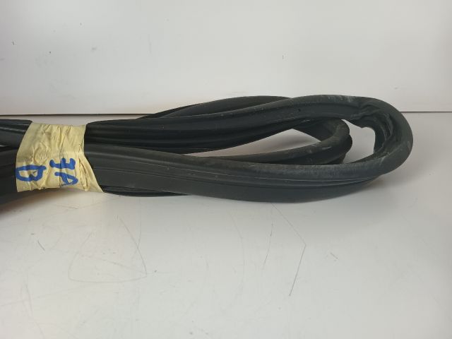 bontott OPEL ASTRA H Jobb hátsó Gumikéder