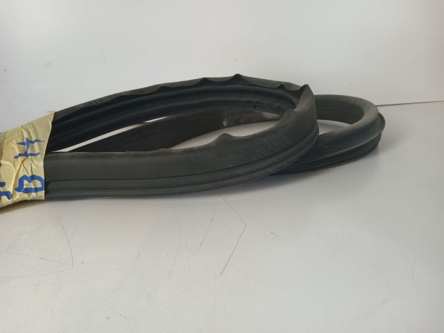 bontott OPEL ASTRA H Jobb hátsó Gumikéder