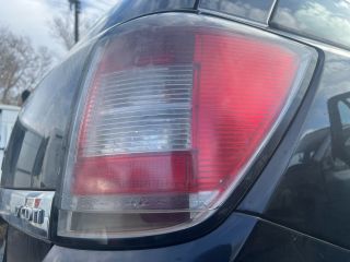 bontott OPEL ASTRA H Jobb Hátsó Lámpa