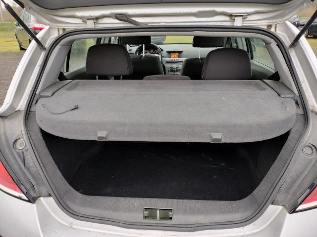 bontott OPEL ASTRA H Jobb Hátsó Lámpa