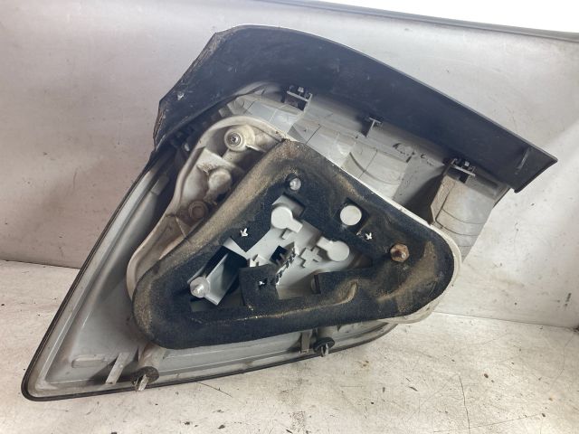 bontott OPEL ASTRA H Jobb Hátsó Lámpa