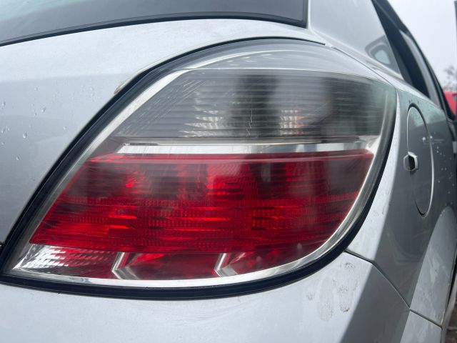 bontott OPEL ASTRA H Jobb Hátsó Lámpa