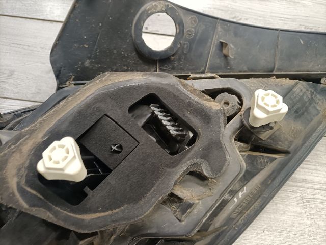 bontott OPEL ASTRA H Jobb Hátsó Lámpa