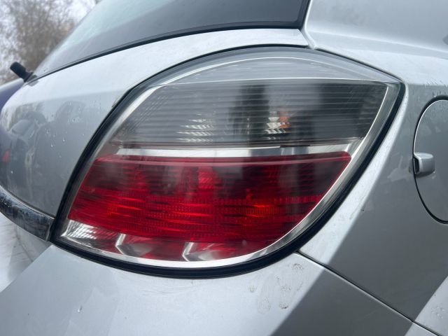 bontott OPEL ASTRA H Jobb Hátsó Lámpa