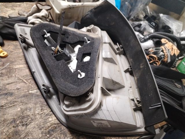 bontott OPEL ASTRA H Jobb Hátsó Lámpa