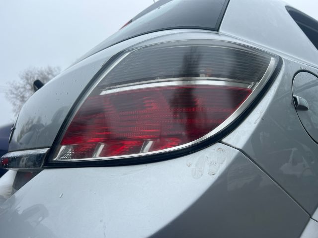 bontott OPEL ASTRA H Jobb Hátsó Lámpa