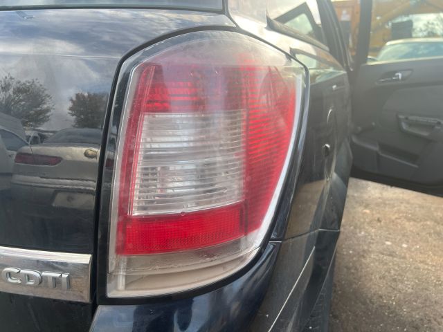 bontott OPEL ASTRA H Jobb Hátsó Lámpa