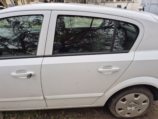 bontott OPEL ASTRA H Jobb Hátsó Lámpa