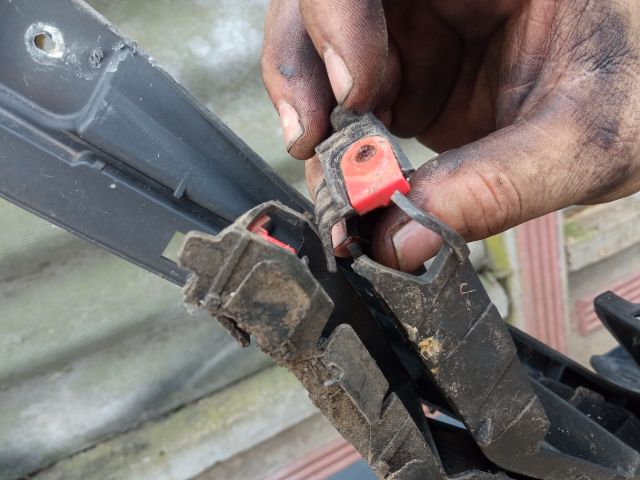 bontott OPEL ASTRA H Jobb hátsó Lökhárító Tartó (Műanyag)