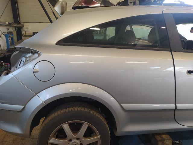 bontott OPEL ASTRA H Jobb hátsó Negyed Karosszéria Csomag