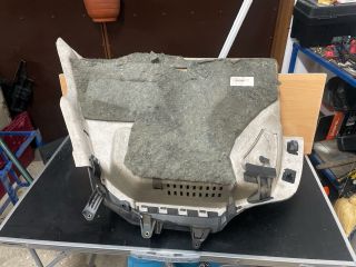 bontott OPEL ASTRA H Jobb Kalaptartó Tartó Konzol