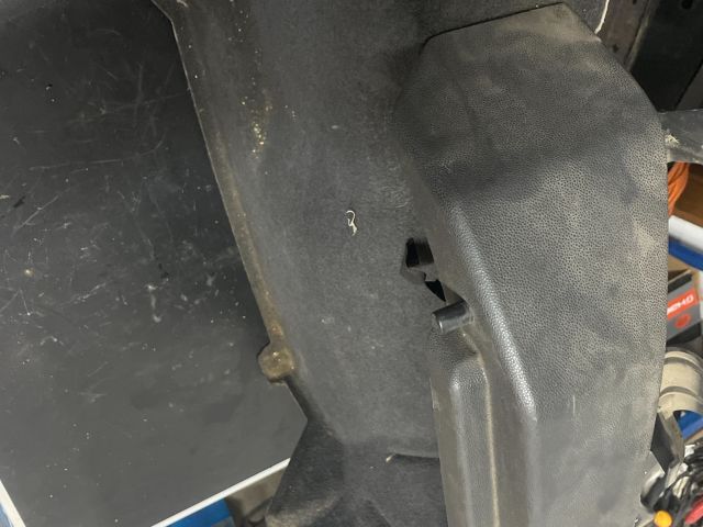 bontott OPEL ASTRA H Jobb Kalaptartó Tartó Konzol