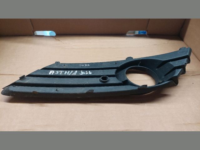 bontott OPEL ASTRA H Jobb Ködlámpa Rács